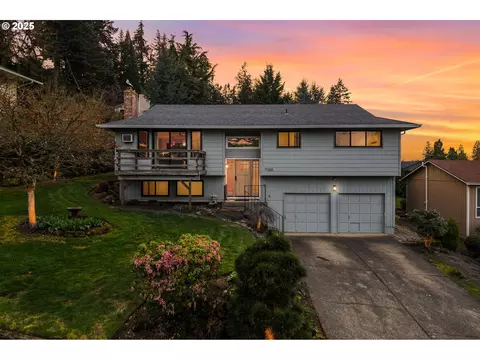 17365 SE Todd Ln, Gladstone, OR 97027