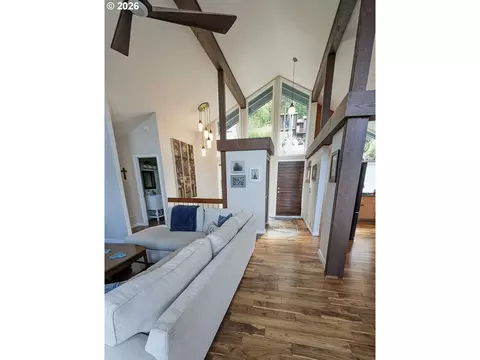 Entry Way - 645 Startouch Dr, Eugene, OR 97405 photo 2 of 2