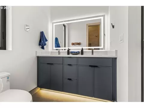 Bath - 41640 SE Beaverdam St, Sandy, OR 97055 photo 9 of 9