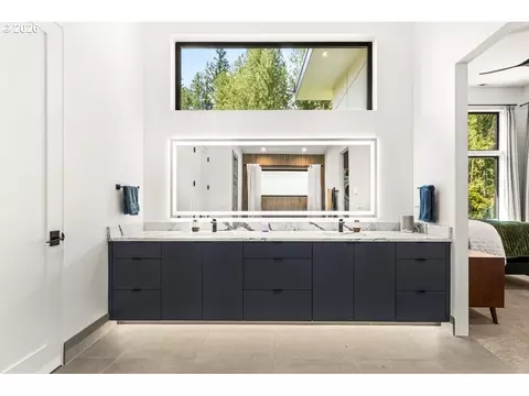 Bath - 41640 SE Beaverdam St, Sandy, OR 97055 photo 1 of 9