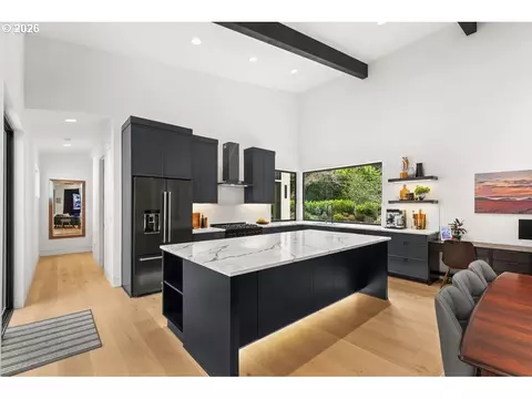 Kitchen - 41640 SE Beaverdam St, Sandy, OR 97055 photo 1 of 9