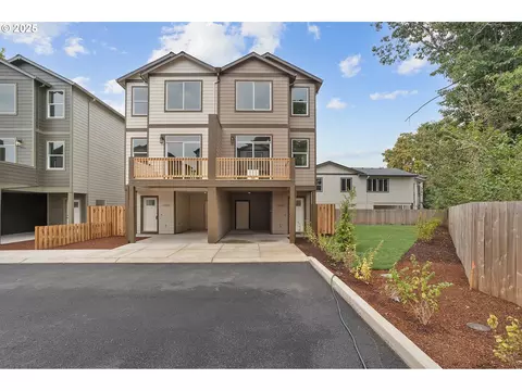 11183 SE Stark St, Portland, OR 97216