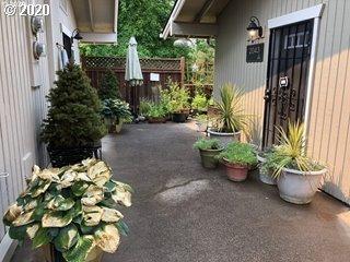 2043 W 14th Pl, Eugene, OR 97402 photo 1