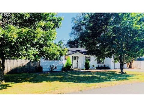 1104 E Third Ave, Sutherlin, OR 97479 photo 1