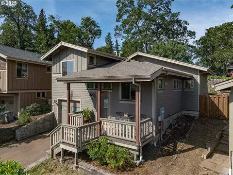3201 Young Ln, Hood River, OR 97031