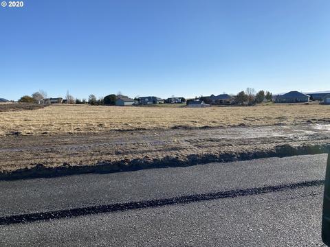 Bailey Way, Echo, OR 97826