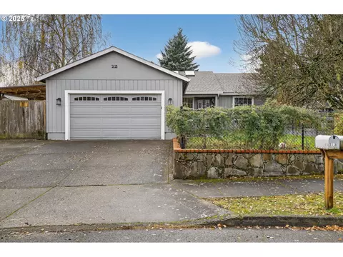 5118 NE Jarrett St, Portland, OR 97218