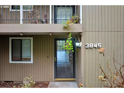 3845 Colony Oaks Dr, Eugene, OR 97405 photo 1
