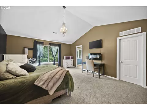 Bedroom - 4505 SE 33rd Ct, Gresham, OR 97080 photo 2 of 6