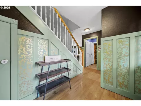 Entry Way - 4505 SE 33rd Ct, Gresham, OR 97080 photo 2 of 3