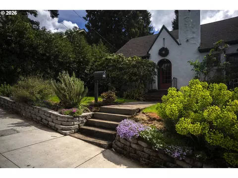 1243 SE Overlook Ave, Roseburg, OR 97470