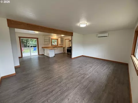 Living - 220 W Birch St, Powers, OR 97466 photo 4 of 4
