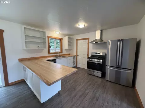 Kitchen - 220 W Birch St, Powers, OR 97466 photo 3 of 4