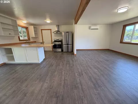 Living - 220 W Birch St, Powers, OR 97466 photo 3 of 4