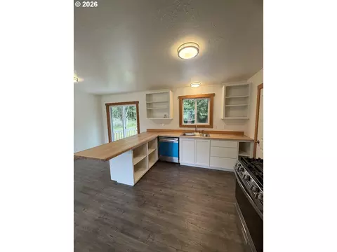 Kitchen - 220 W Birch St, Powers, OR 97466 photo 2 of 4