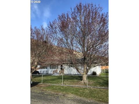 328 NE 44th St, Pendleton, OR 97801 photo 1