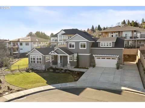 142 SW Brier Ave, Dundee, OR 97115