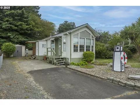 1210 SE 48th Pl #10, Lincoln City, OR 97367