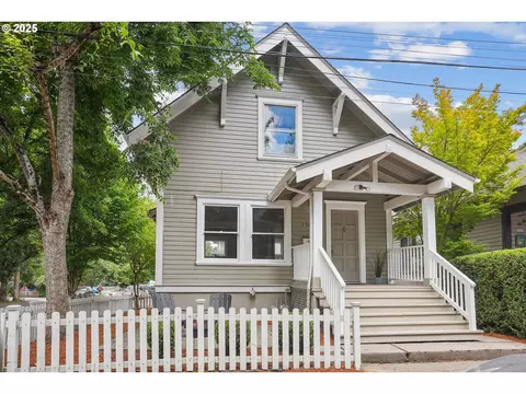 2805 SE Oak St, Portland, OR 97214