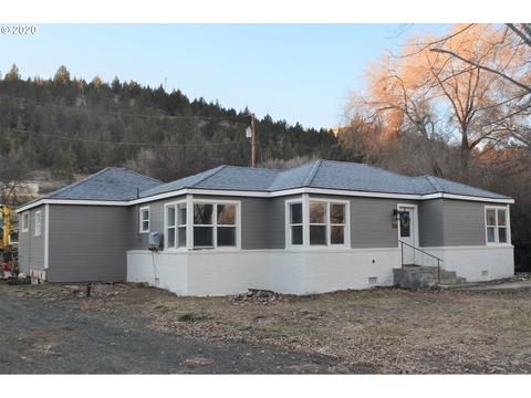 818 E Main St, John Day, OR 97845 photo 1