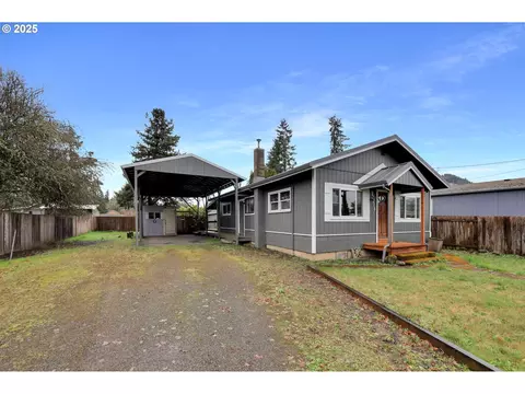 92219 Savage St, Marcola, OR 97454
