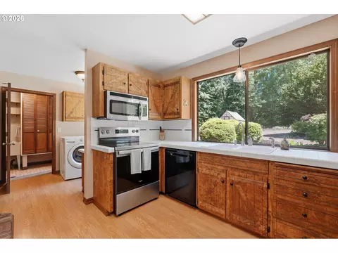 Kitchen - 50136 SE Weber Rd, Sandy, OR 97055 photo 3 of 5