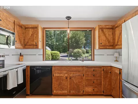 Kitchen - 50136 SE Weber Rd, Sandy, OR 97055 photo 5 of 5
