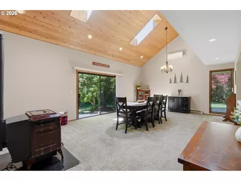 Dining - 50136 SE Weber Rd, Sandy, OR 97055 photo 1 of 4