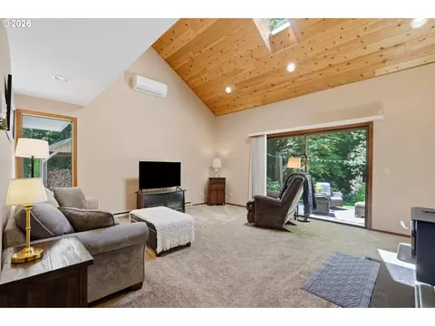 Living - 50136 SE Weber Rd, Sandy, OR 97055 photo 2 of 2