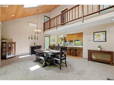 Dining - 50136 SE Weber Rd, Sandy, OR 97055 photo 2 of 4