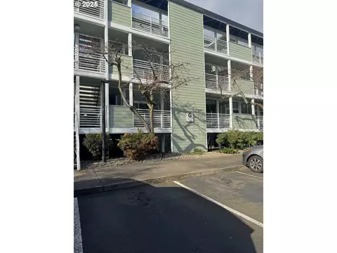 185 N Hayden Bay Dr, Portland, OR 97217