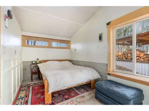Bedroom - 24 Meadows Loop, Lyle, WA 98635 photo 1 of 1