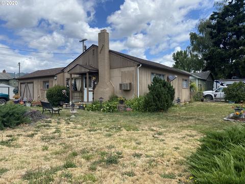 110 Cherry St, Riddle, OR 97469 photo 1