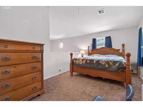 Bedroom - 459 Lydia St, Yoncalla, OR 97499 photo 1 of 4