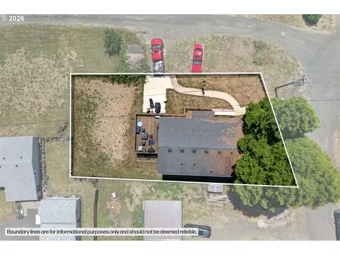 View/Area - 459 Lydia St, Yoncalla, OR 97499 photo 3 of 4