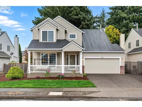 14951 SE Paddington Rd, Clackamas, OR 97015