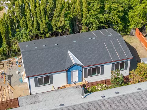 2935 Surf Ct NE, Salem, OR 97305