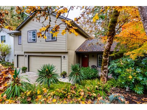 917 S 69th St, Springfield, OR 97478 photo 1
