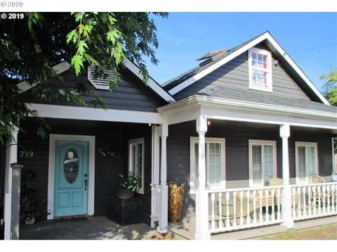 239 Maple St, Florence, OR 97439 photo 1
