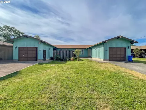 1895 Green Ave, Roseburg, OR 97471