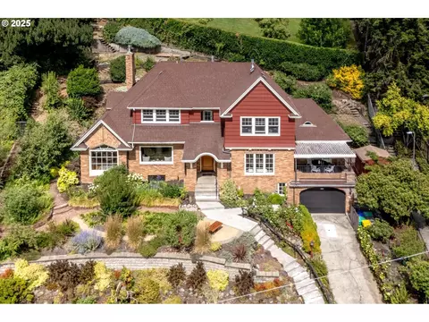 4243 NE Wistaria Dr, Portland, OR 97213