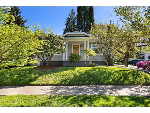 2734 SE 22nd Ave, Portland, OR 97202