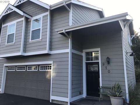 910 Hemlock St, Florence, OR 97439 photo 1
