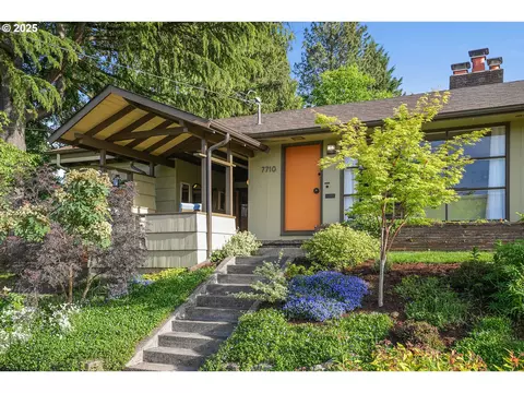7710 NE Skidmore St, Portland, OR 97218