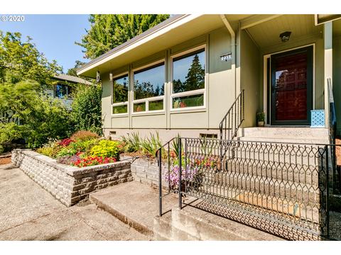 735 Foothill Dr, Eugene, OR 97405 photo 1