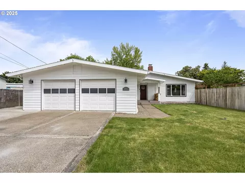 10275 SW Winter Ln, Beaverton, OR 97008