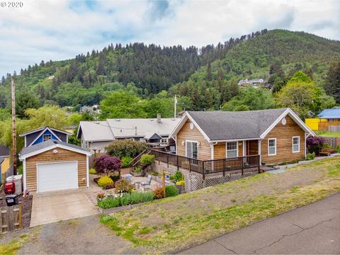 407 Third St, Garibaldi, OR 97118 photo 1