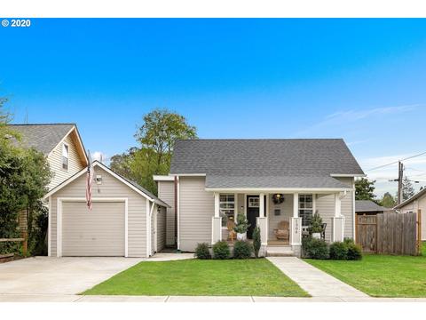 1304 E 9th St, Newberg, OR 97132 photo 1