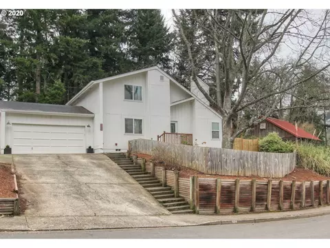 2243 Todd St, Eugene, OR 97405 photo 1
