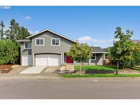 487 72nd St, Springfield, OR 97478